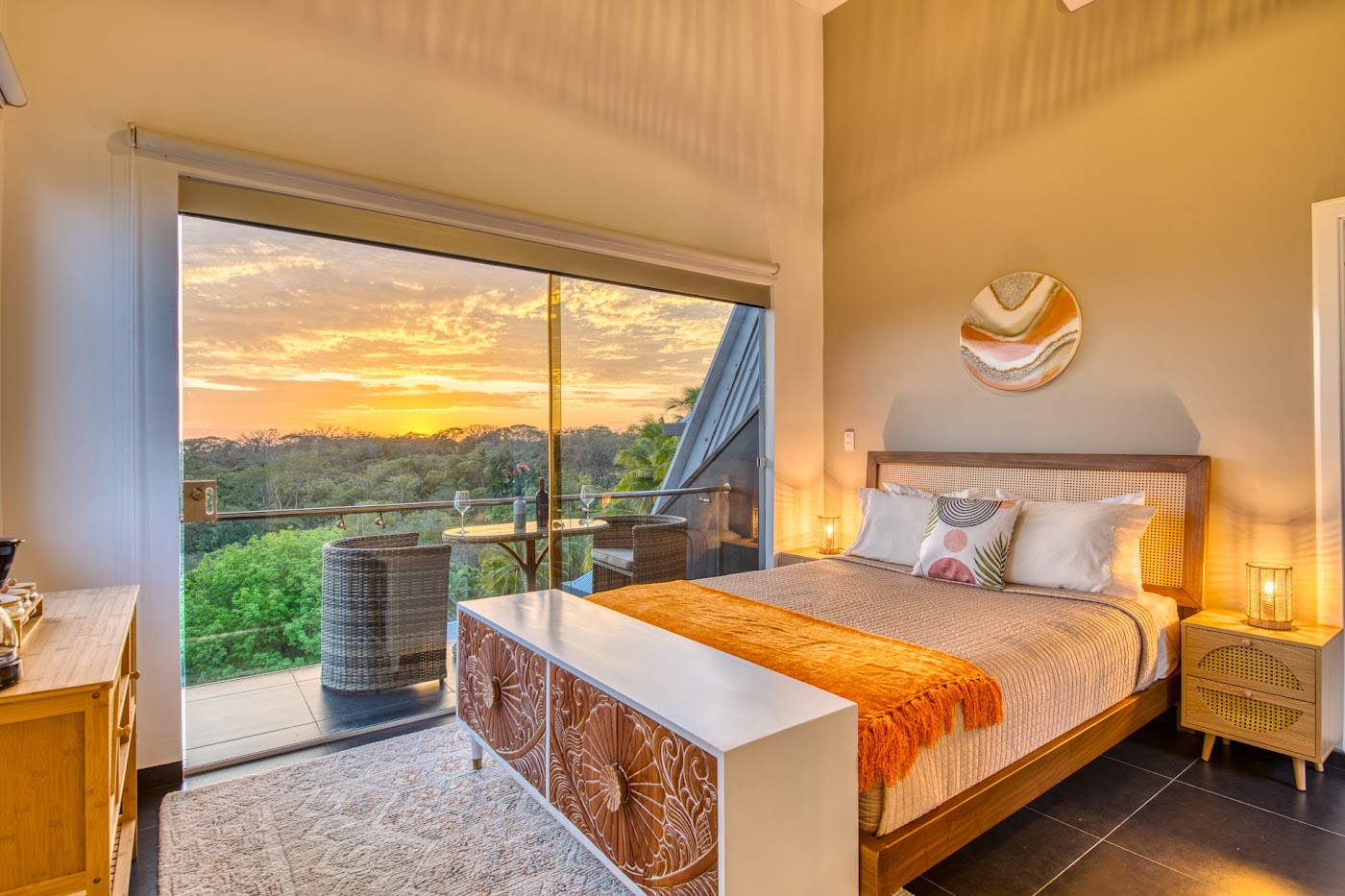 Habitación con vista al atardecer